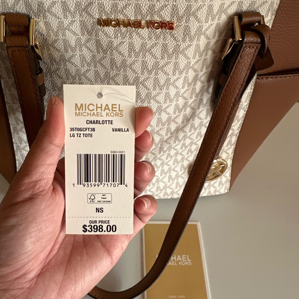 Michael Kors Tan and White Tote Bag - Picture 13 of 15